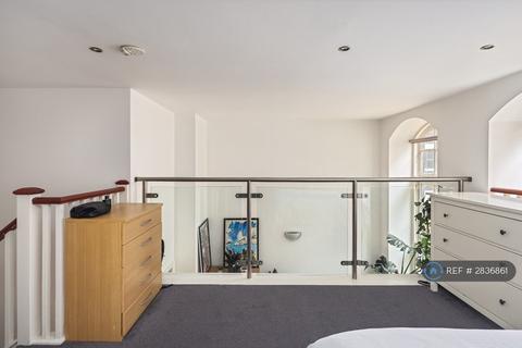 1 bedroom flat to rent, Tottenham Road, London, N1