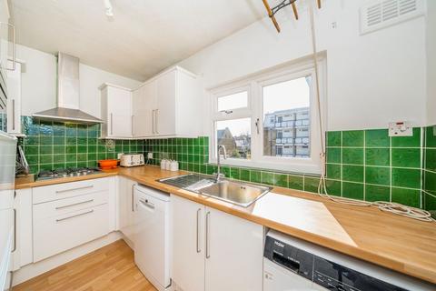 2 bedroom flat for sale, Barry Road, London SE22