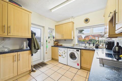 2 bedroom detached bungalow for sale, King Richard Road, Hinckley