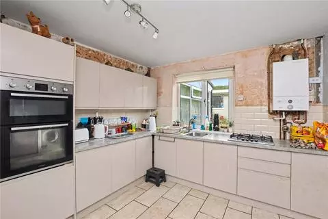 2 bedroom semi-detached house for sale - View 3