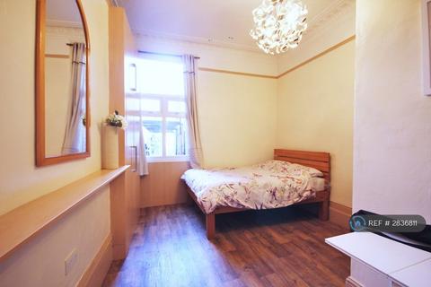 2 bedroom flat to rent, West Hampstead, London, NW6