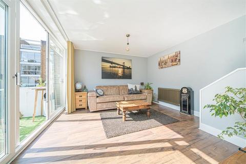 4 bedroom house for sale, Fairways, Teddington TW11