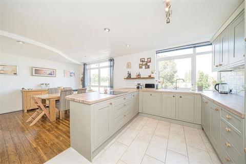 4 bedroom house for sale, Fairways, Teddington TW11