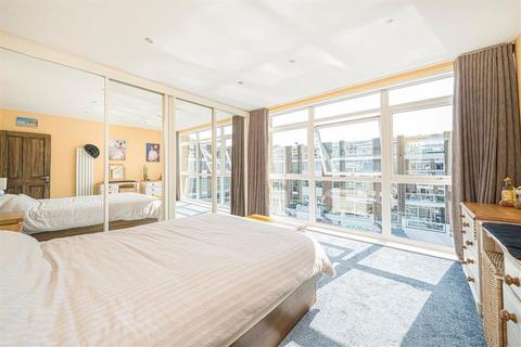 4 bedroom house for sale, Fairways, Teddington TW11