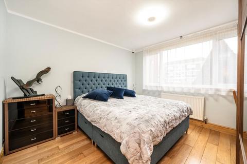 undefined, Brent Lea, Brentford TW8