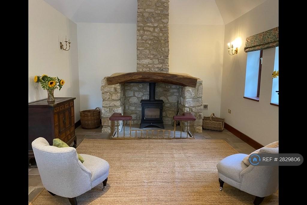 Sitting Room Area (Unfurnished)
