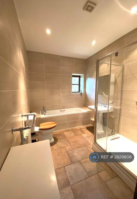 Bedroom 1 En-Suite Bath/Shower Room