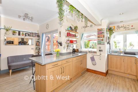 3 bedroom terraced house for sale, Balfour Road, Portsmouth, Hampshire