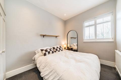 1 bedroom flat for sale, Boundaries Road, London SW12