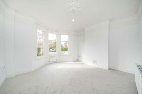 1 bedroom flat to rent, Radbourne Road, London SW12