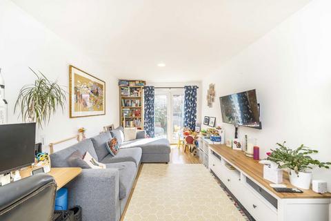 2 bedroom house for sale, Evesham Walk, London SW9