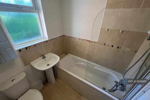 2 bedroom flat to rent, Magnolia House, Bournemouth, BH10