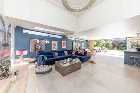 5 bedroom terraced house to rent, Wolseley Gardens, London W4