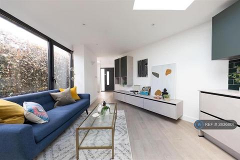 undefined, Southwell Grove Road, London, E11