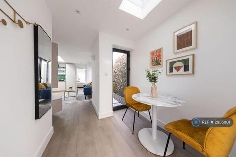 undefined, Southwell Grove Road, London, E11