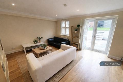 2 bedroom maisonette to rent, Fontenoy Road, London, SW12