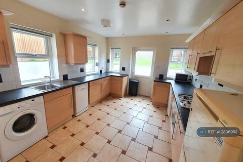 2 bedroom maisonette to rent, Fontenoy Road, London, SW12