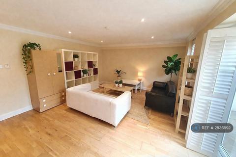 2 bedroom maisonette to rent, Fontenoy Road, London, SW12
