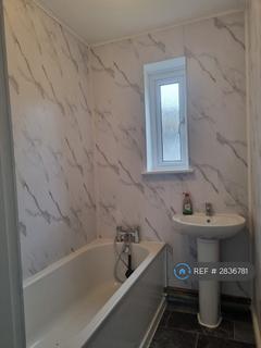 1 bedroom in a house share to rent, Ottawa Road, Tilbury, RM18