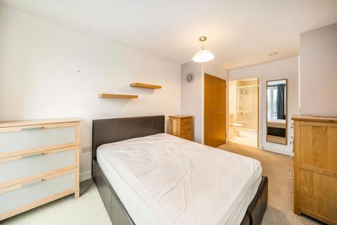 2 bedroom flat for sale, Flowers Close, London NW2