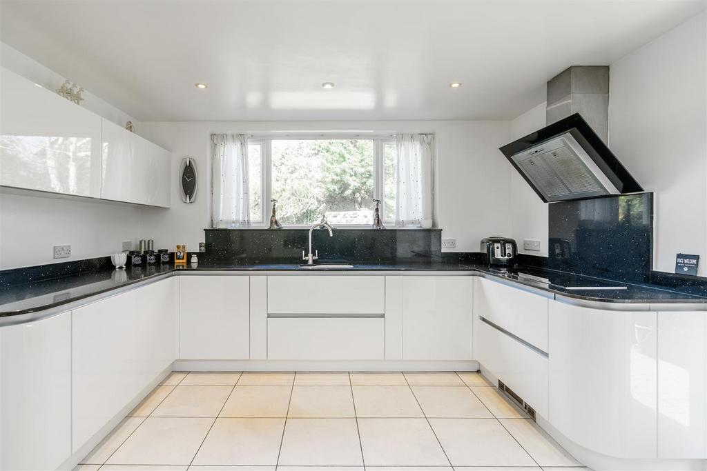 228 Blossomfield Road 13.jpg