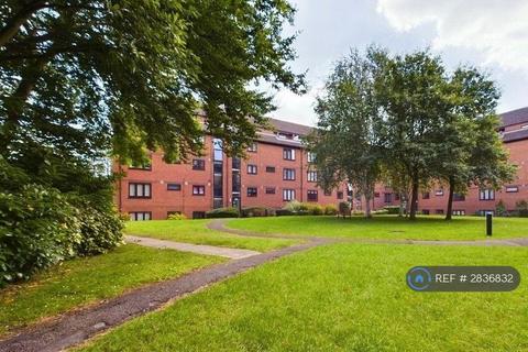 2 bedroom flat to rent, Winslow Close, Pinner, HA5