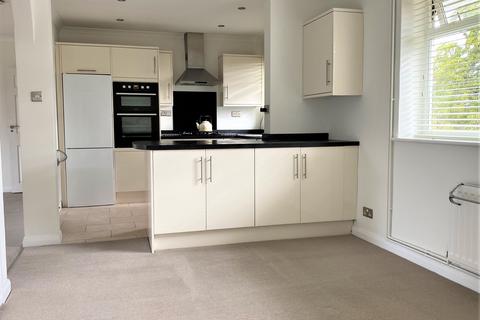 2 bedroom flat to rent, Woodfield Lane, Ashtead, KT21