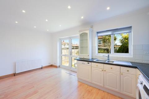 3 bedroom terraced house for sale, Kingshill Avenue, Worcester Park