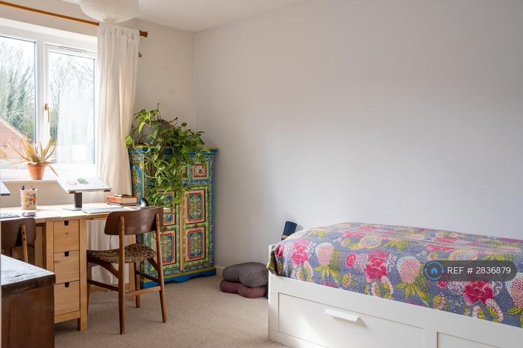 Front Bedroom / Work From Home Area