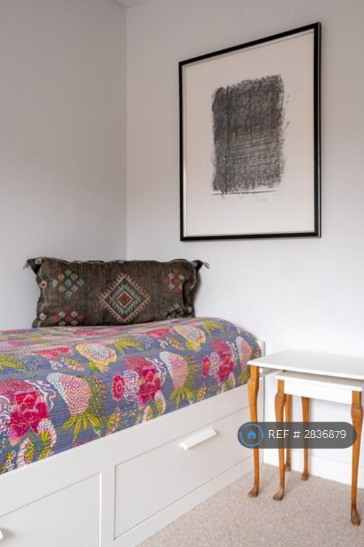 Front Bedroom / Work From Home Area