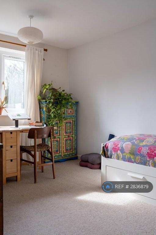 Front Bedroom / Work From Home Area