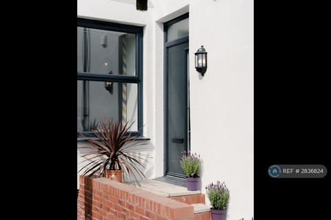 1 bedroom flat to rent, Downs View, Bude, EX23