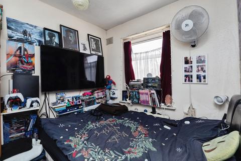 3 bedroom terraced house for sale, Cheriton Avenue, Ilford, IG5