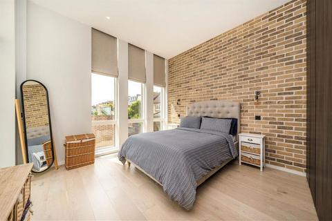 2 bedroom flat for sale, Nightingale Lane, London SW12