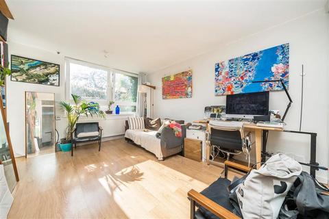 1 bedroom flat for sale, Ringmer Gardens, London N19