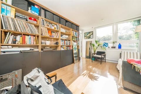 1 bedroom flat for sale, Ringmer Gardens, London N19