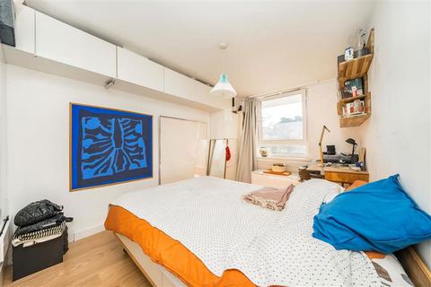 1 bedroom flat for sale, Ringmer Gardens, London N19