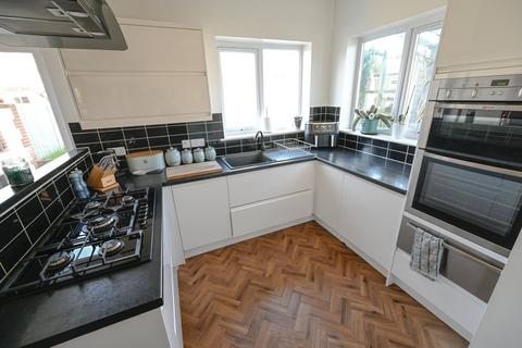 4 bedroom semi-detached house for sale, Wimborne Road West, Wimborne, BH21