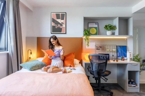 undefined, Superior Apartment True, Salford, M50