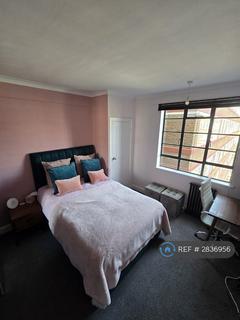 1 bedroom flat to rent, Balham High Road, London, SW17