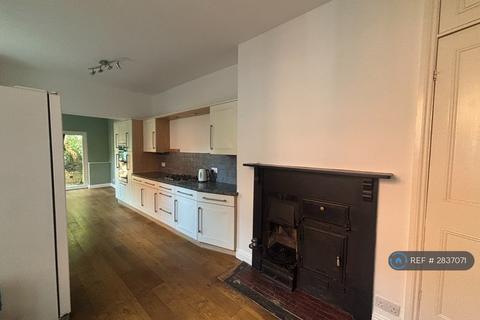 undefined, Chesnut Avenue, Hull, HU5