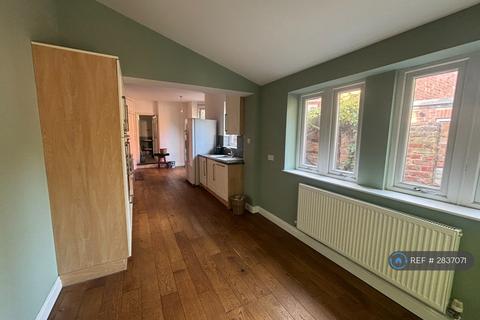 undefined, Chesnut Avenue, Hull, HU5
