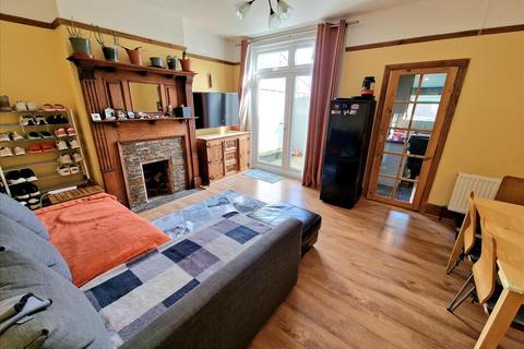 2 bedroom terraced house for sale, Southend Lane, London, SE6