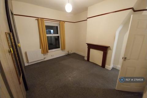 2 bedroom terraced house to rent, Newton St, Manchester, M43