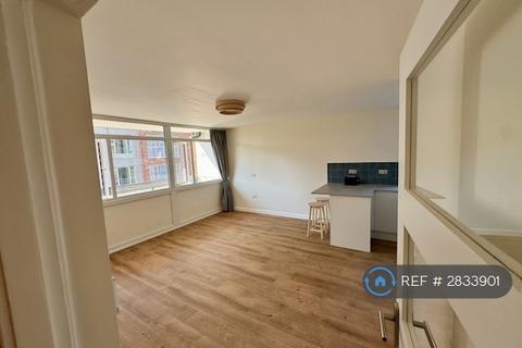 1 bedroom flat to rent, Standlake Point, London, SE23