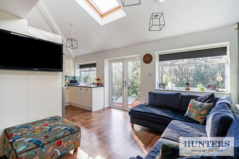 4 bedroom semi-detached house for sale, Woodhill Grove, Leeds