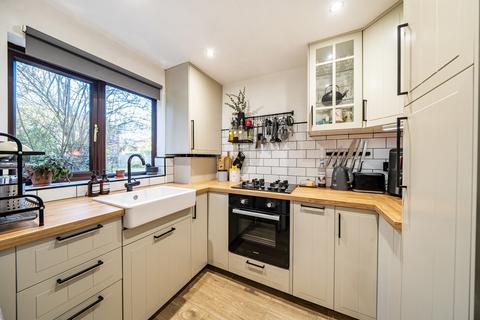 undefined, Perry Close, Uxbridge, Middlesex
