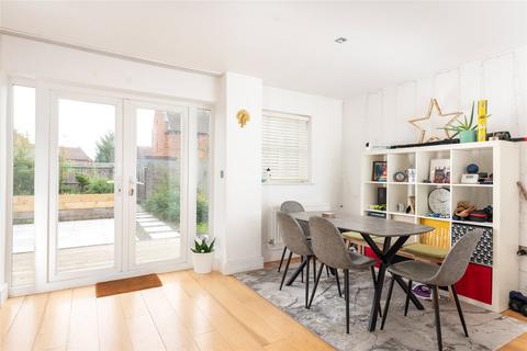 undefined, Martell Close, Caldecotte, Milton Keynes, Buckinghamshire, MK7