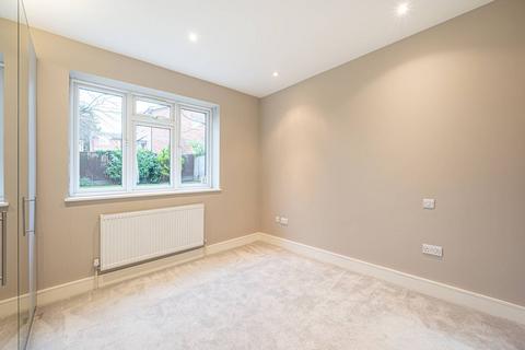 2 bedroom flat to rent, Park Road, East Barnet, Barnet, EN4