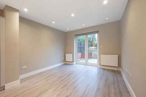 2 bedroom flat to rent, Park Road, East Barnet, Barnet, EN4